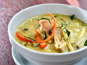 鶏肉のグリーンカレー｜แกงเขียวหวาน｜Chicken green curry with rice