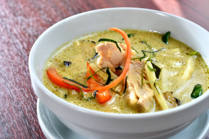 鶏肉のグリーンカレー｜แกงเขียวหวาน｜Chicken green curry with rice